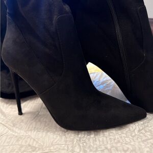 Elegant Black Women's SMadden,